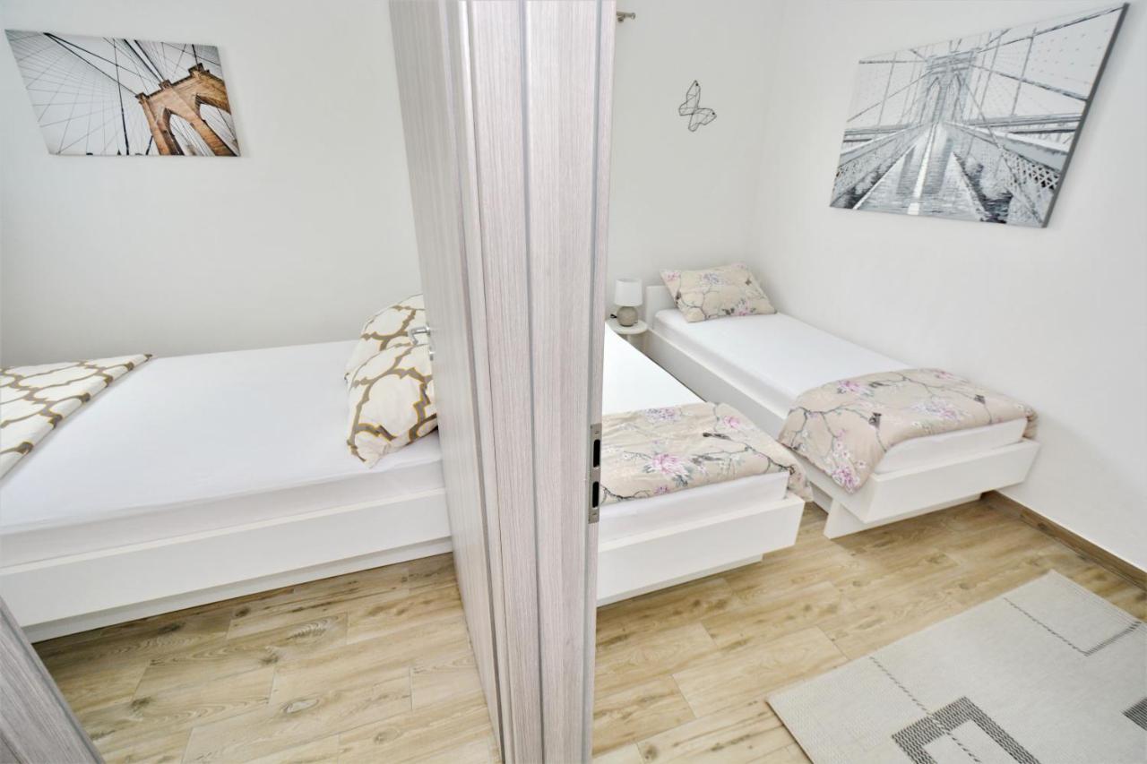 Holiday Home Paulin Оброваць Екстер'єр фото
