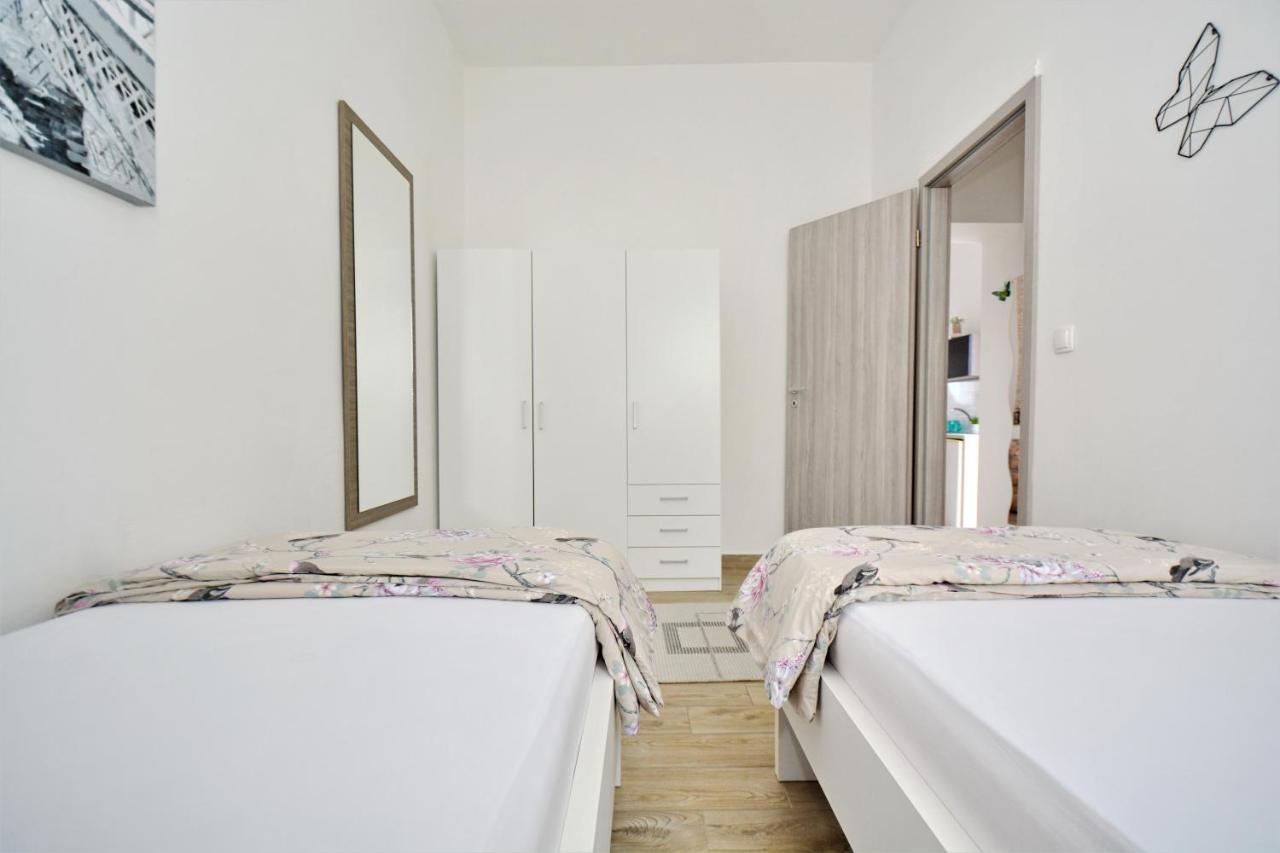 Holiday Home Paulin Оброваць Екстер'єр фото