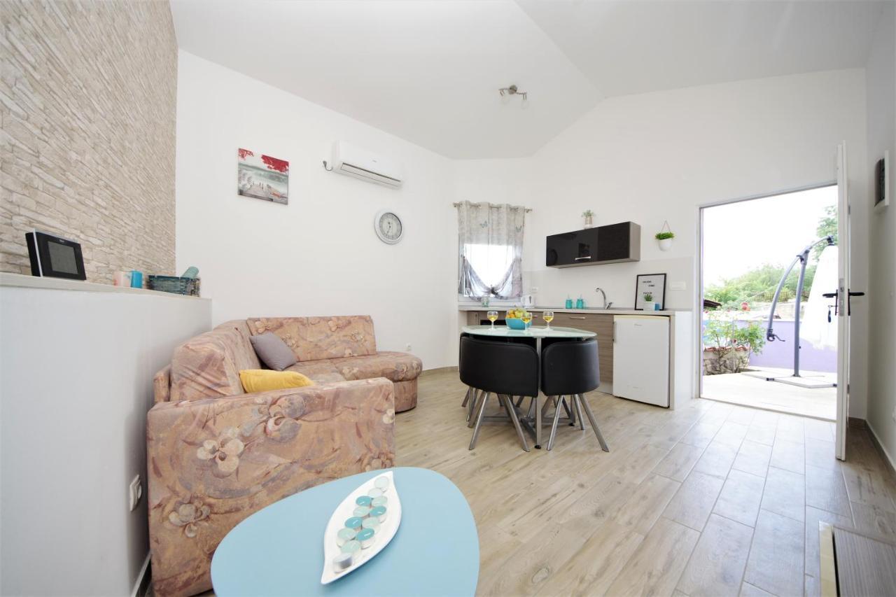 Holiday Home Paulin Оброваць Екстер'єр фото